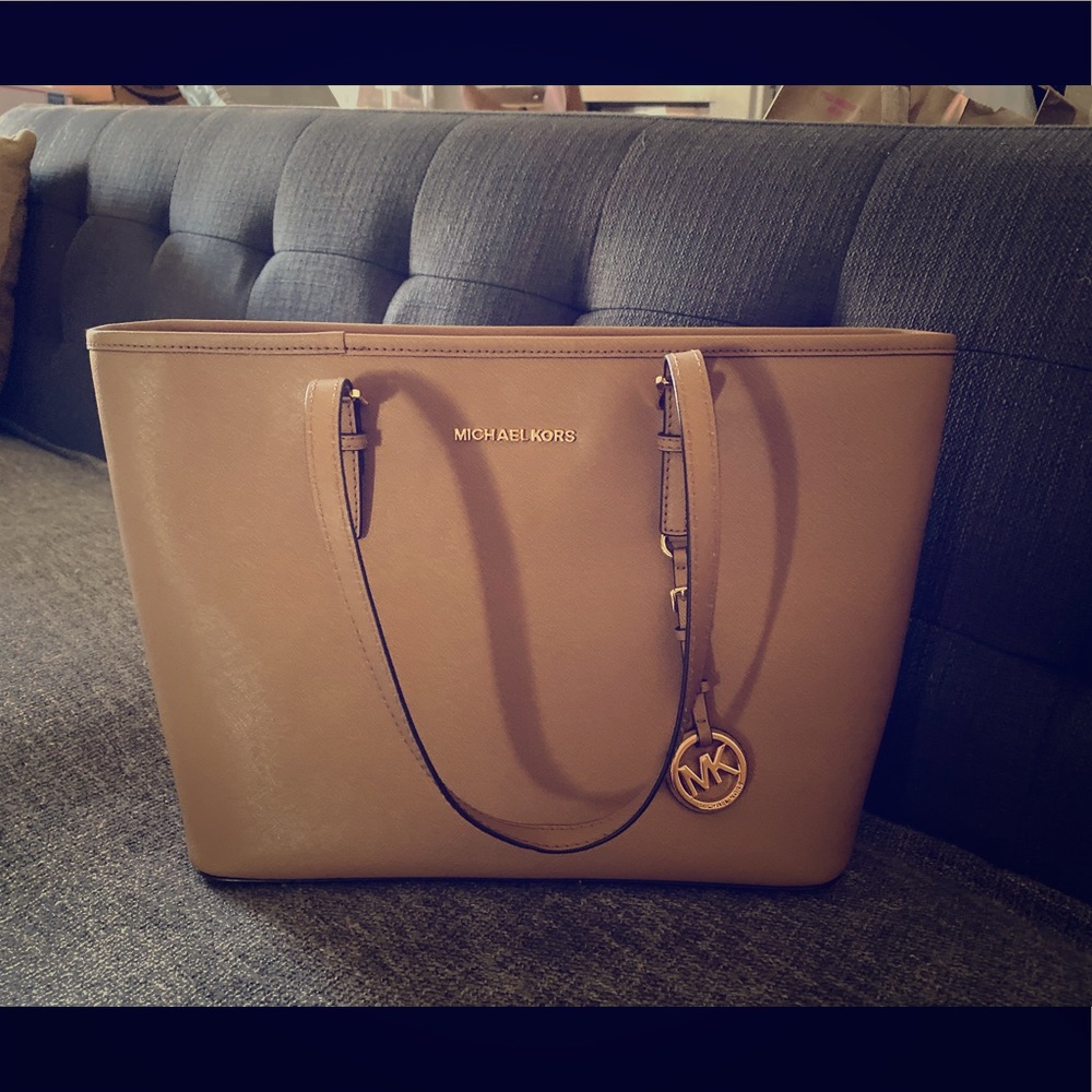 NWT Michael Kors jet set medium